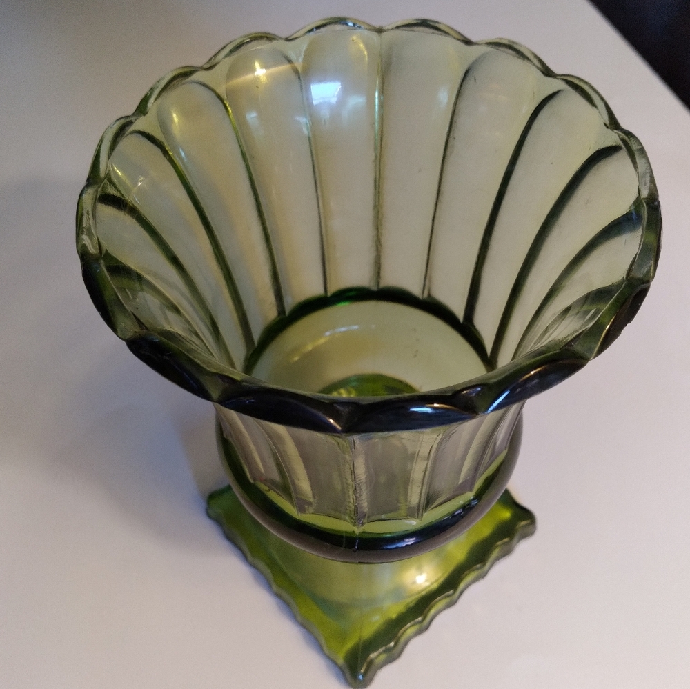 GREEN GLASS PEDESTAL VASE